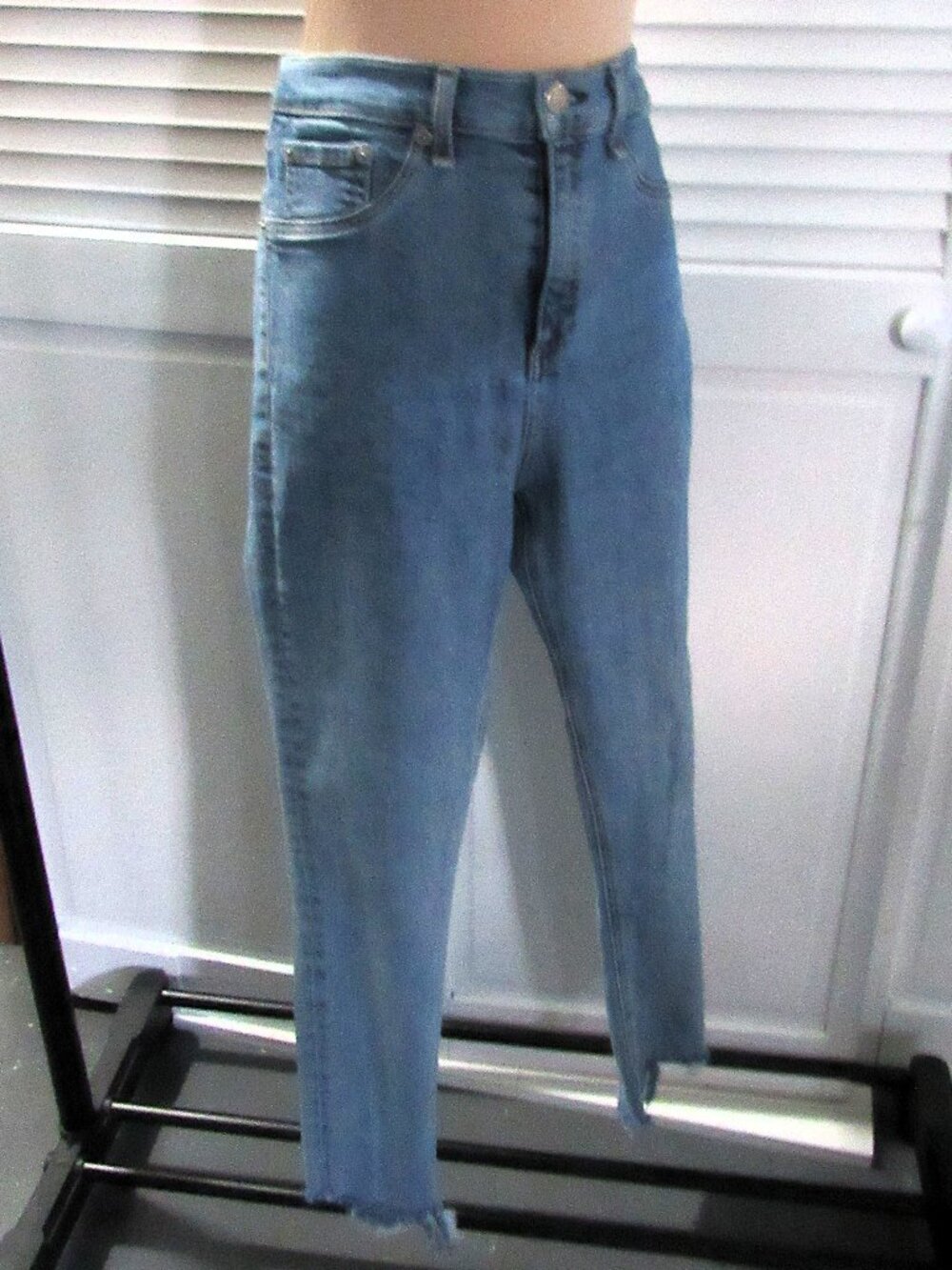 RAG and BONE CATE BOYFRIEND JEANS MED WASH CHEWED HEM HIGH RISE Sz 32 REGULAR 12
